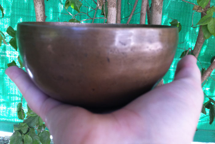 קערה טיבטית בעבודת יד 11 ס"מ קערה טיבטית בעבודת יד 11 ס"מ